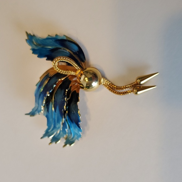 Blue and Goldtone Painted Feather Brooch 3 long x 2.25 inches wide - Picture 4 of 5